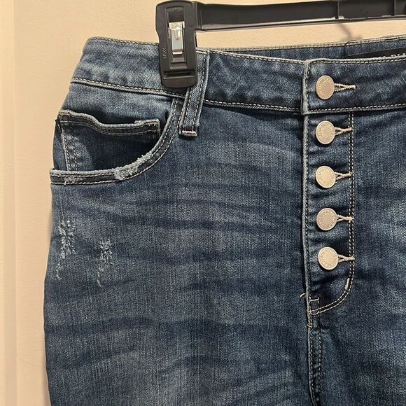 Judy Blue Distressed Button Fly Skinny Fit Jeans. Size 13/31 - Picture 3 of 10